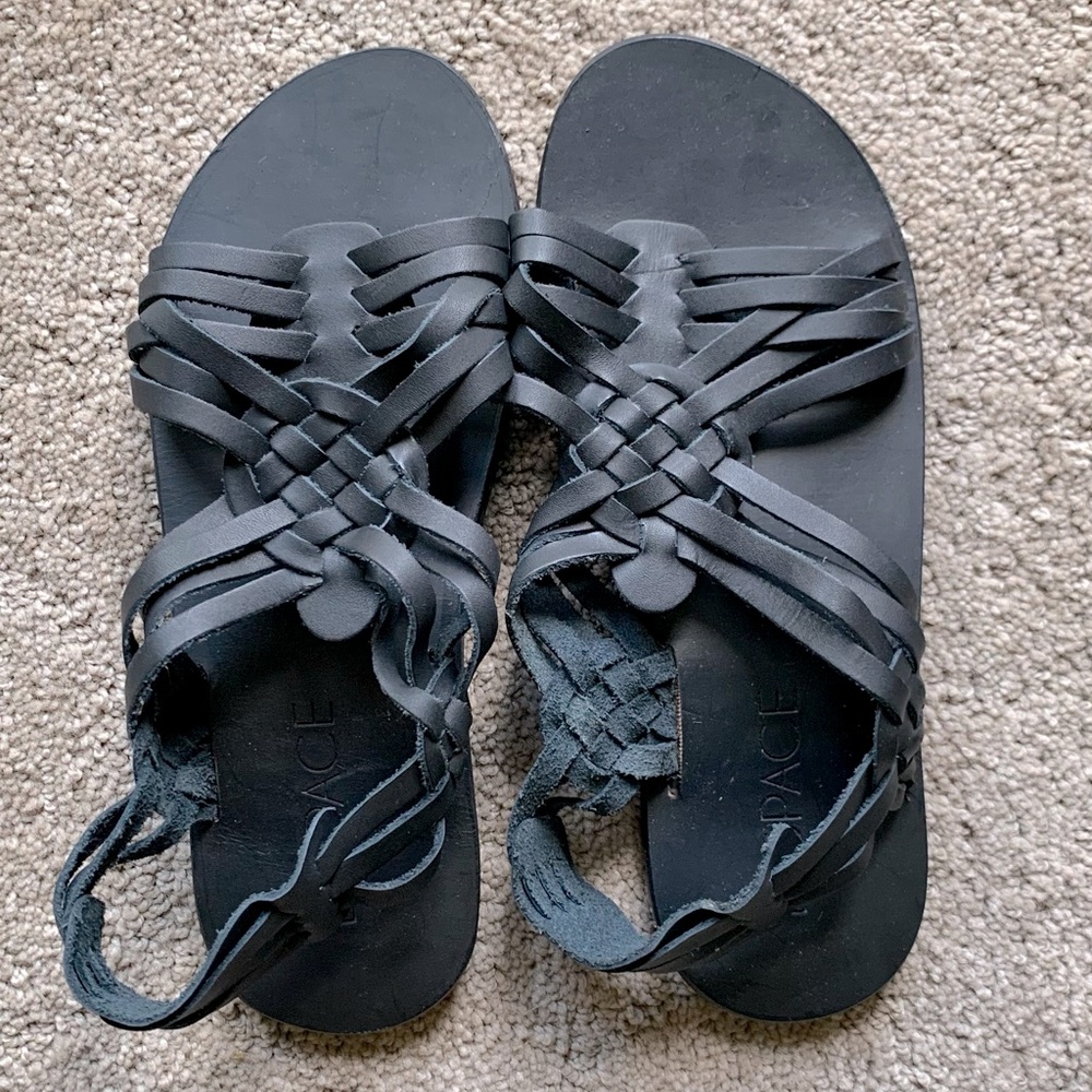 L*SPACE Black Leather Woven Sandal size 37